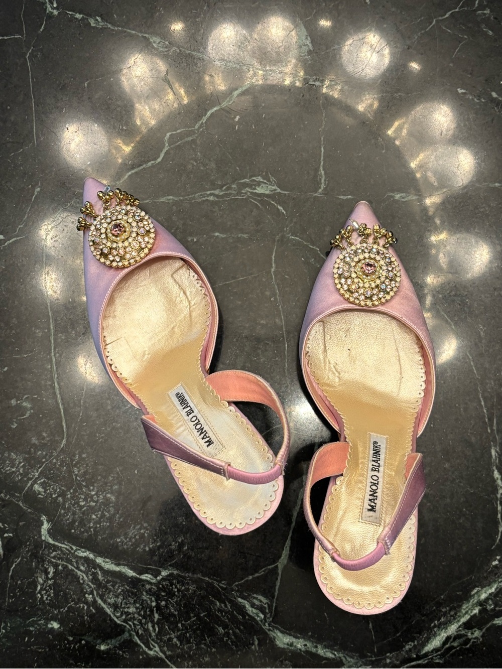 Preloved Manolo Blahnik (US 7.5 EUR38) - Picture 3 of 16